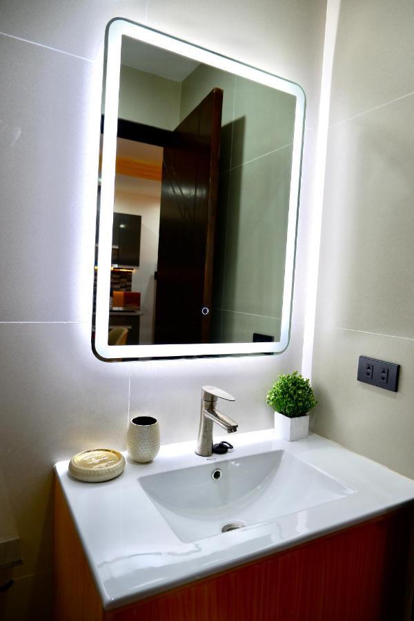 Cozy Entire Condo Unit With Pool Access Angeles Eksteriør bilde