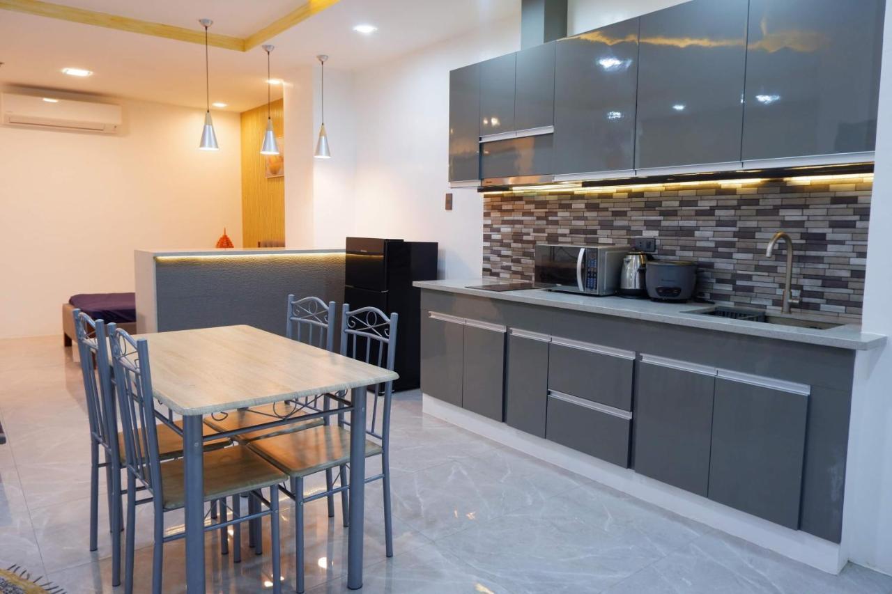 Cozy Entire Condo Unit With Pool Access Angeles Eksteriør bilde